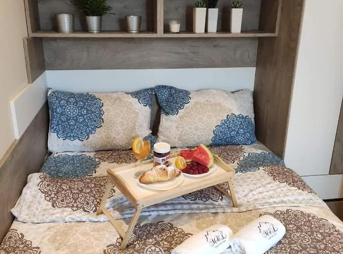 M&l Апартаменты *